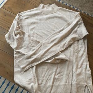 Mock-neck light weight sweater